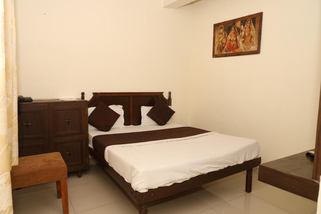 Hotel Raghuraj Palace Jaipur Extérieur photo